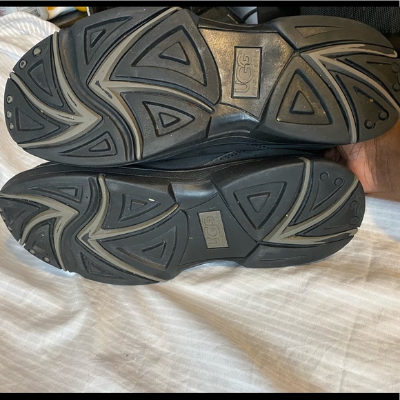 UGG AUSTRALIA WOMEN'S MICHAELA - Picture 7 of 9